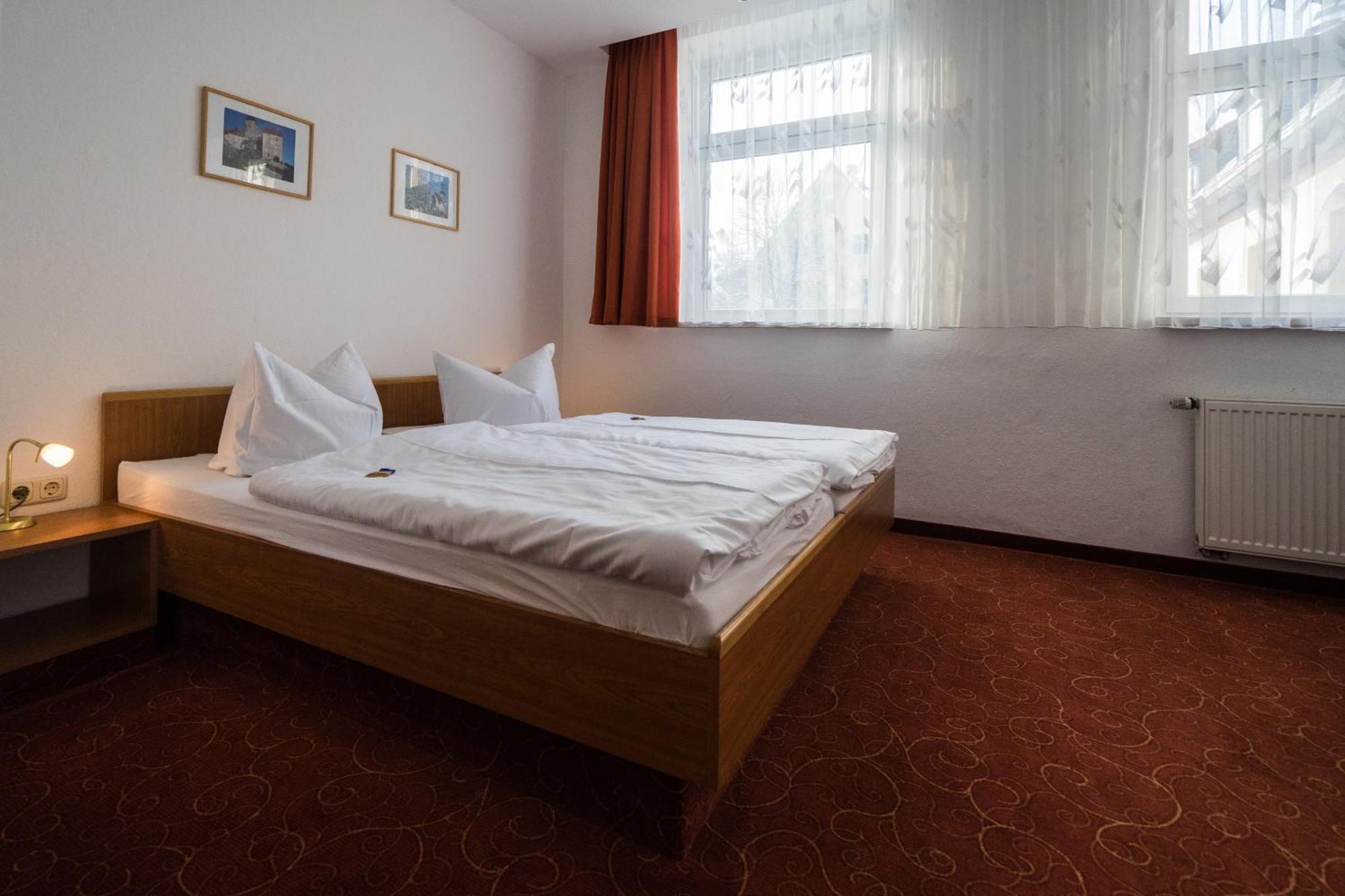 Hotel Zur Post Pirna Ngoại thất bức ảnh