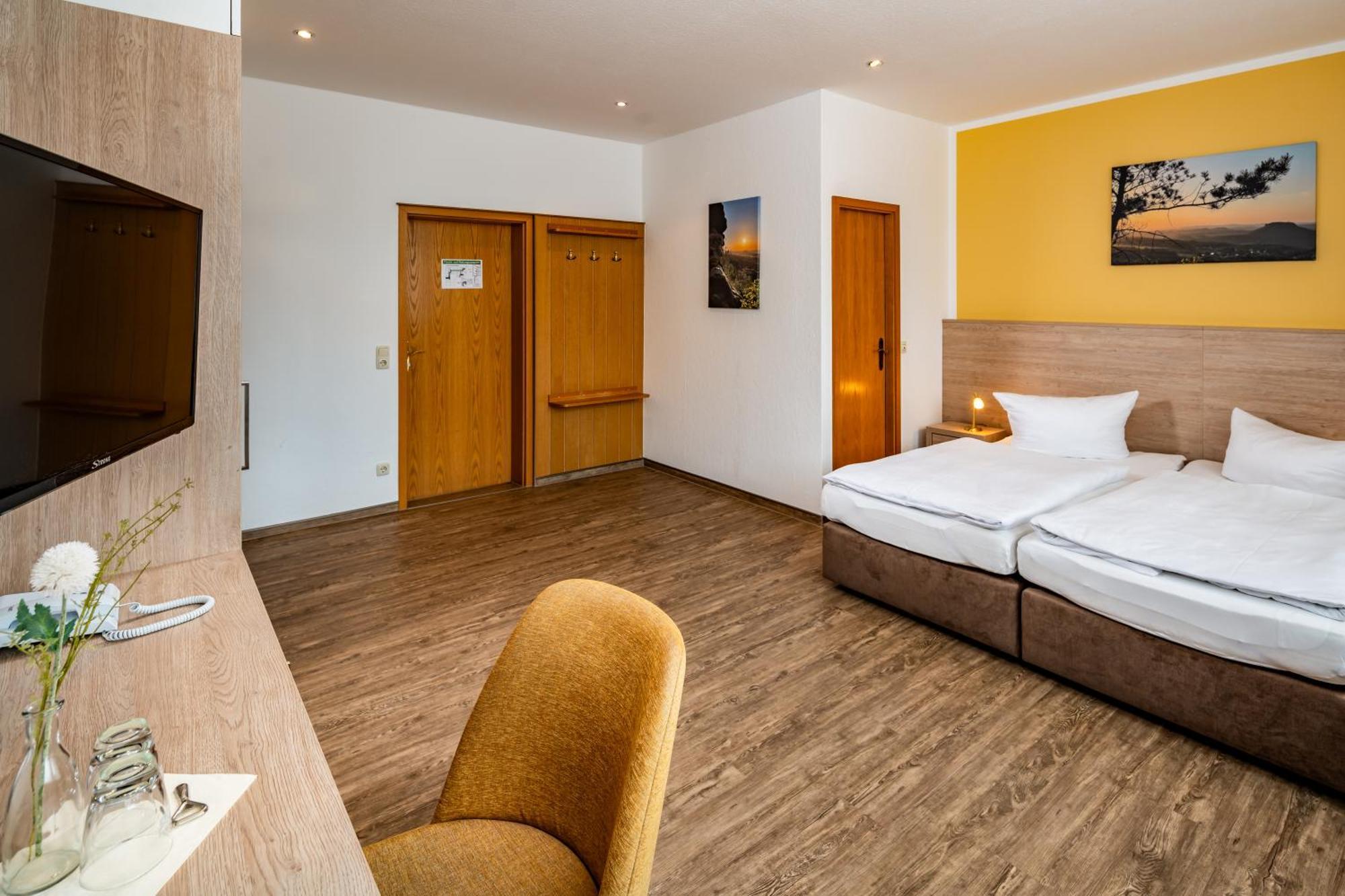 Hotel Zur Post Pirna Ngoại thất bức ảnh